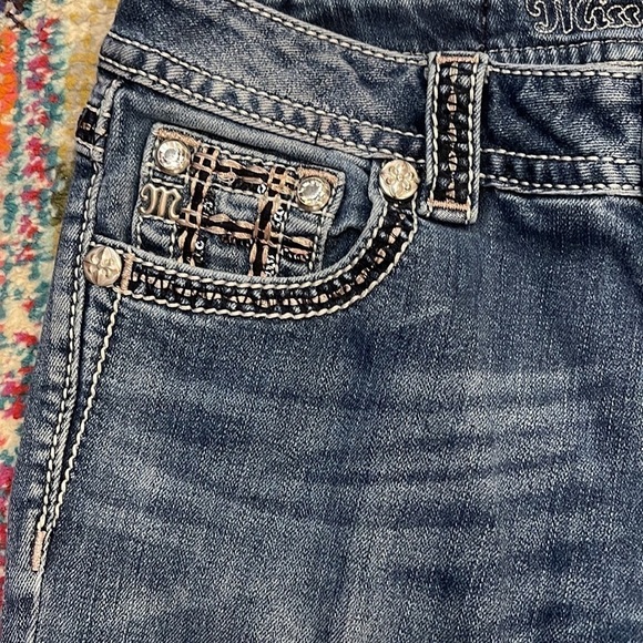 Miss Me Fleur De Lis Embroidered Y2K Low Rise Bootcut Jeans - Picture 9 of 16
